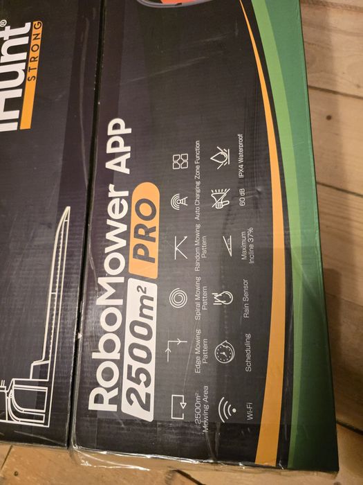 Robot gazon/iarba IHunt RoboMower Pro App 2500 m2
