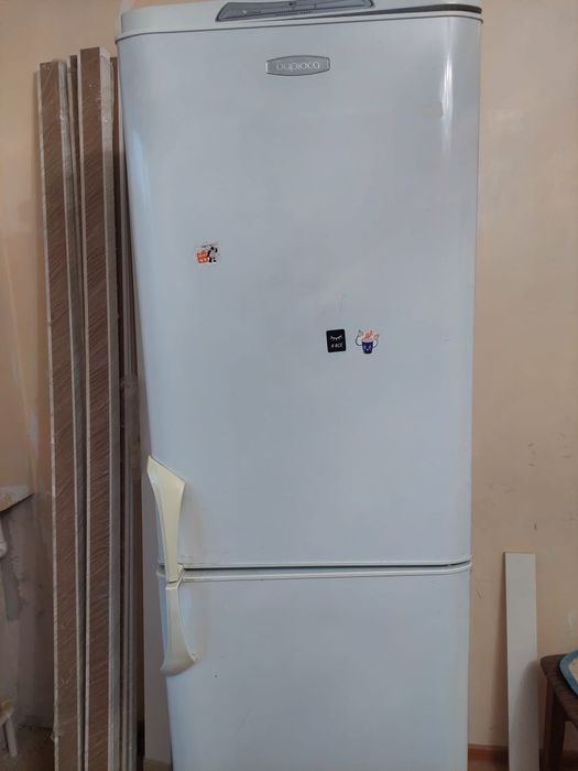 Продам двухкамерный холодильник