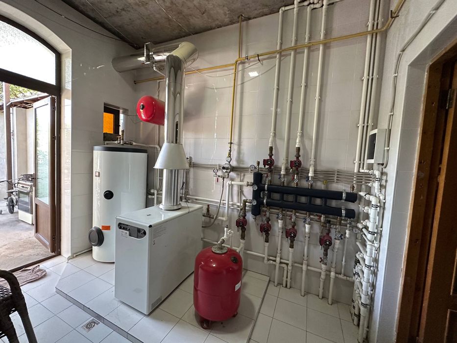 Уй сотилади 9,5 сотих