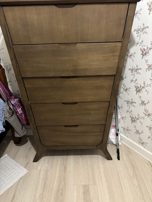 Продам комод , 5 секций в хорошем состоянии , современый стиль