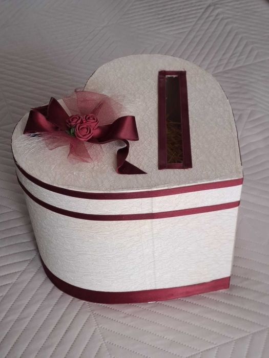 Кутия за пликове и картички