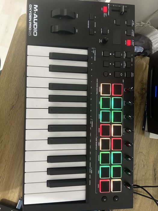 Midi controller, M-AUDIO oxygen pro 25