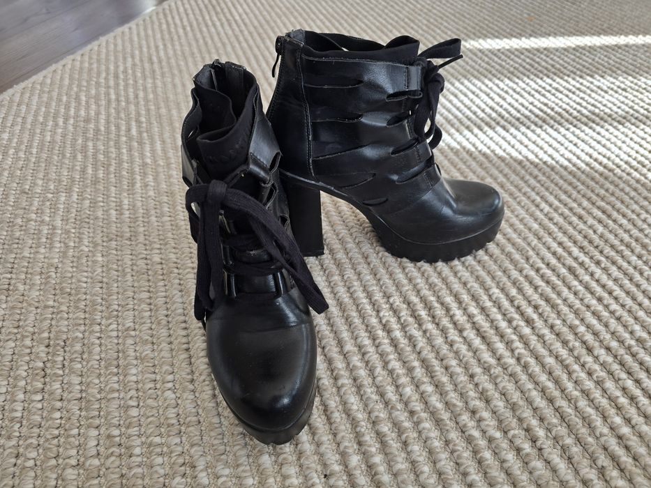 Дамски кожени боти