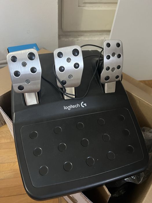 Volan cu pedale si schimbator logitech , g29