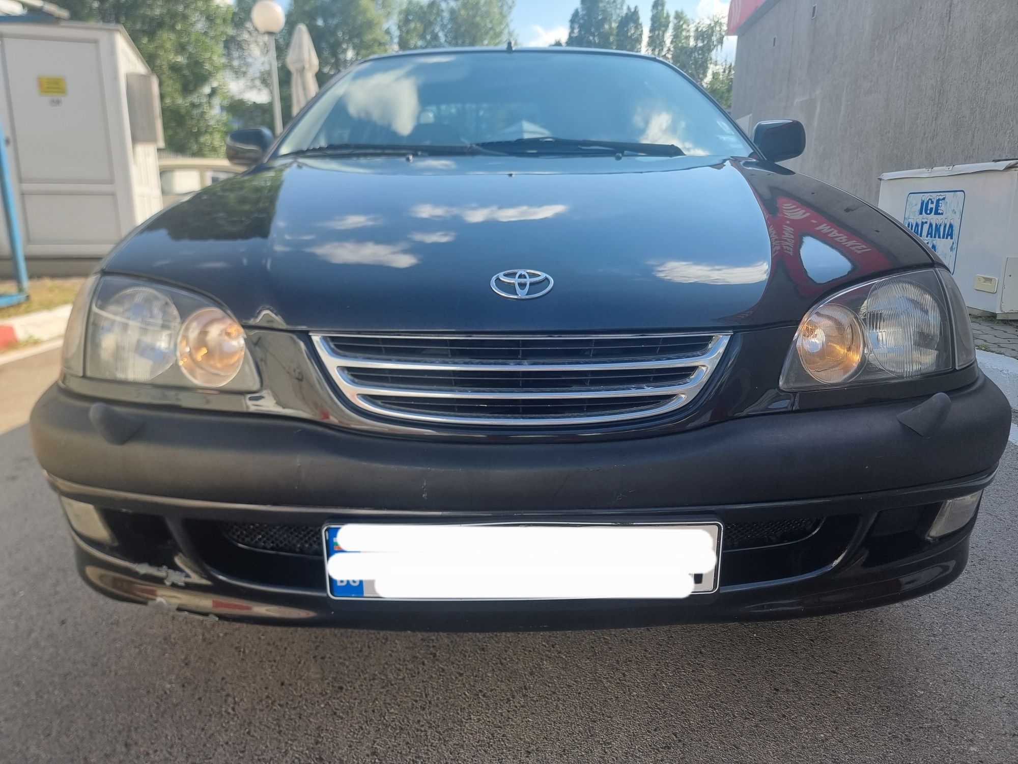 Тойота Авенсис 2.0