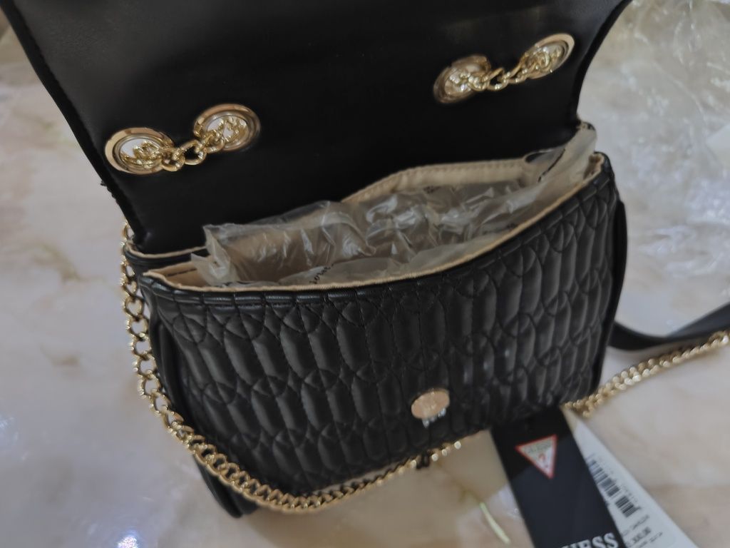 Чанта guess -115 лв-нова