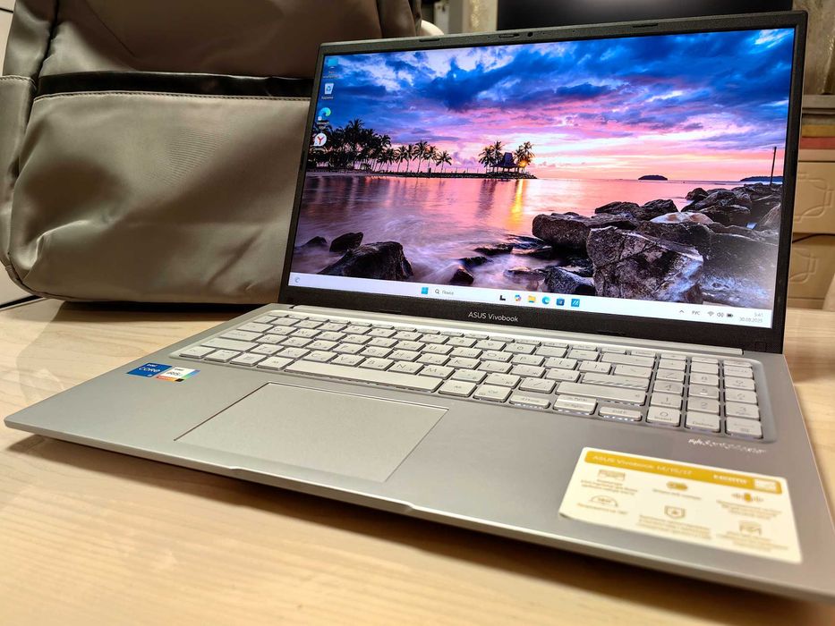 Asus Vivobook 15 Core i5-1235U =16Gb =512Gb =300нит яркости
