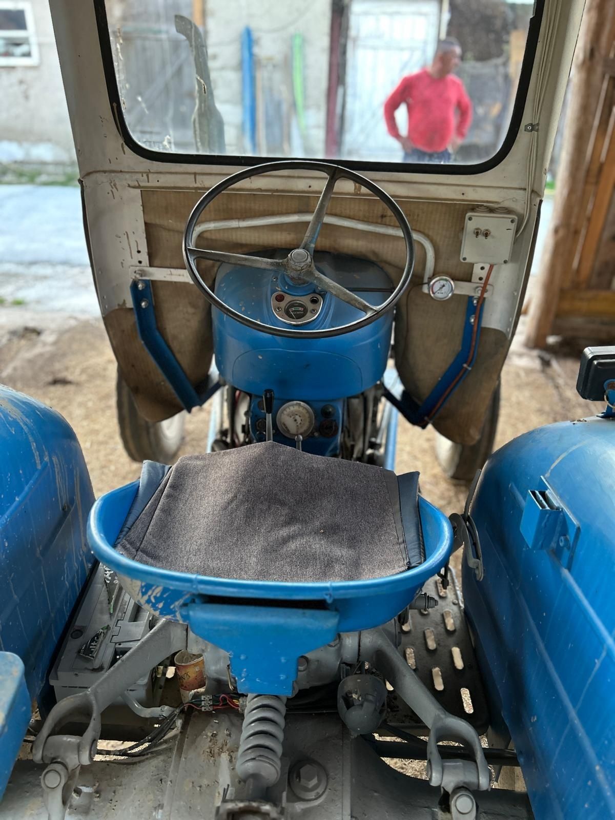 Vând tractor Fiat 45cai în 4 cilindri