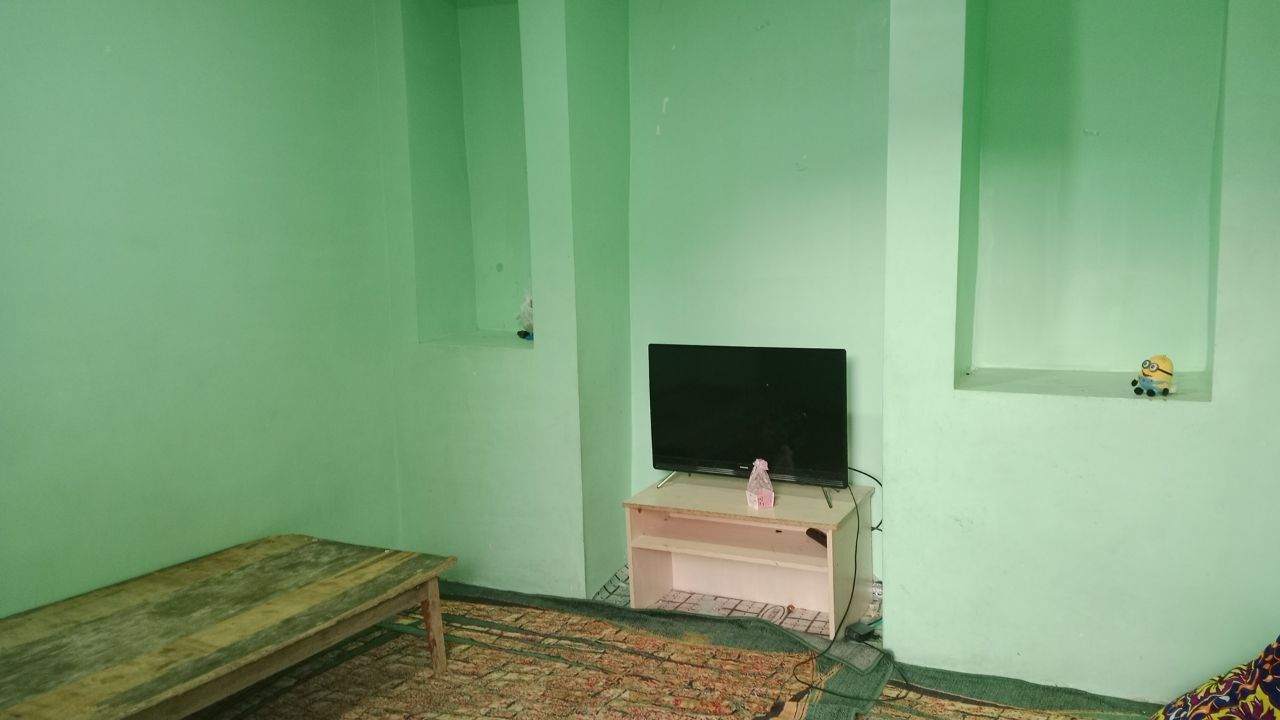 Uy sotladi. Uchastka sag'bonda, shoshilinch