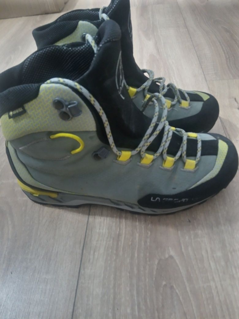 Bocanci 4 sezoane La Sportiva Trango tech leather gtx