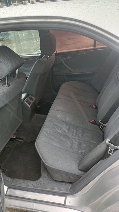 Vând Mercedes E 2.2 Cdi Fab 2000 FARA NICI UN ACT DOAR DE PIESE