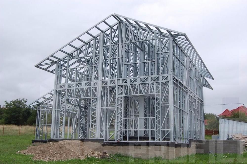 Structura metalica pentru casa de 76 mp de la 9880 euro+TVA