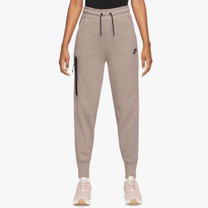 Nike Tech Fleece Jogger - Оригинално дамско долнище размер XS