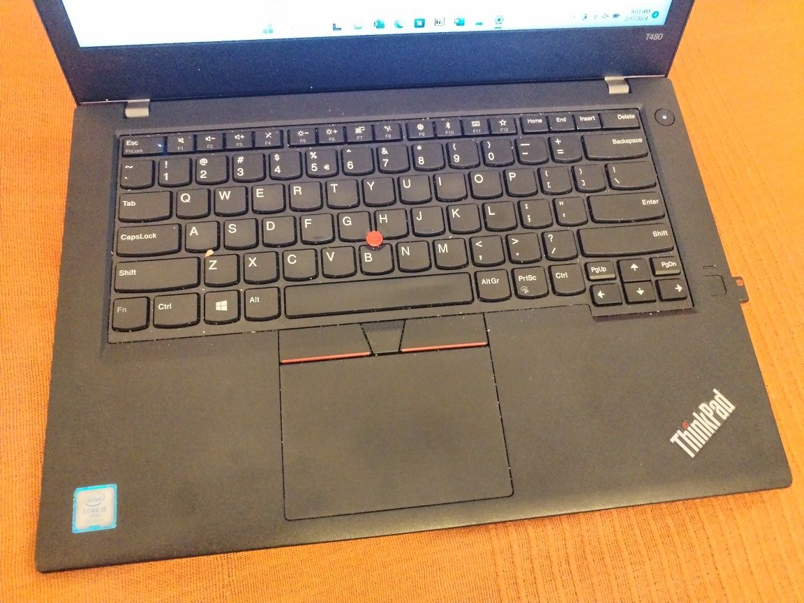 Vând laptop Lenovo ThinkPad T480 i5 RAM8GB SSD 256GB