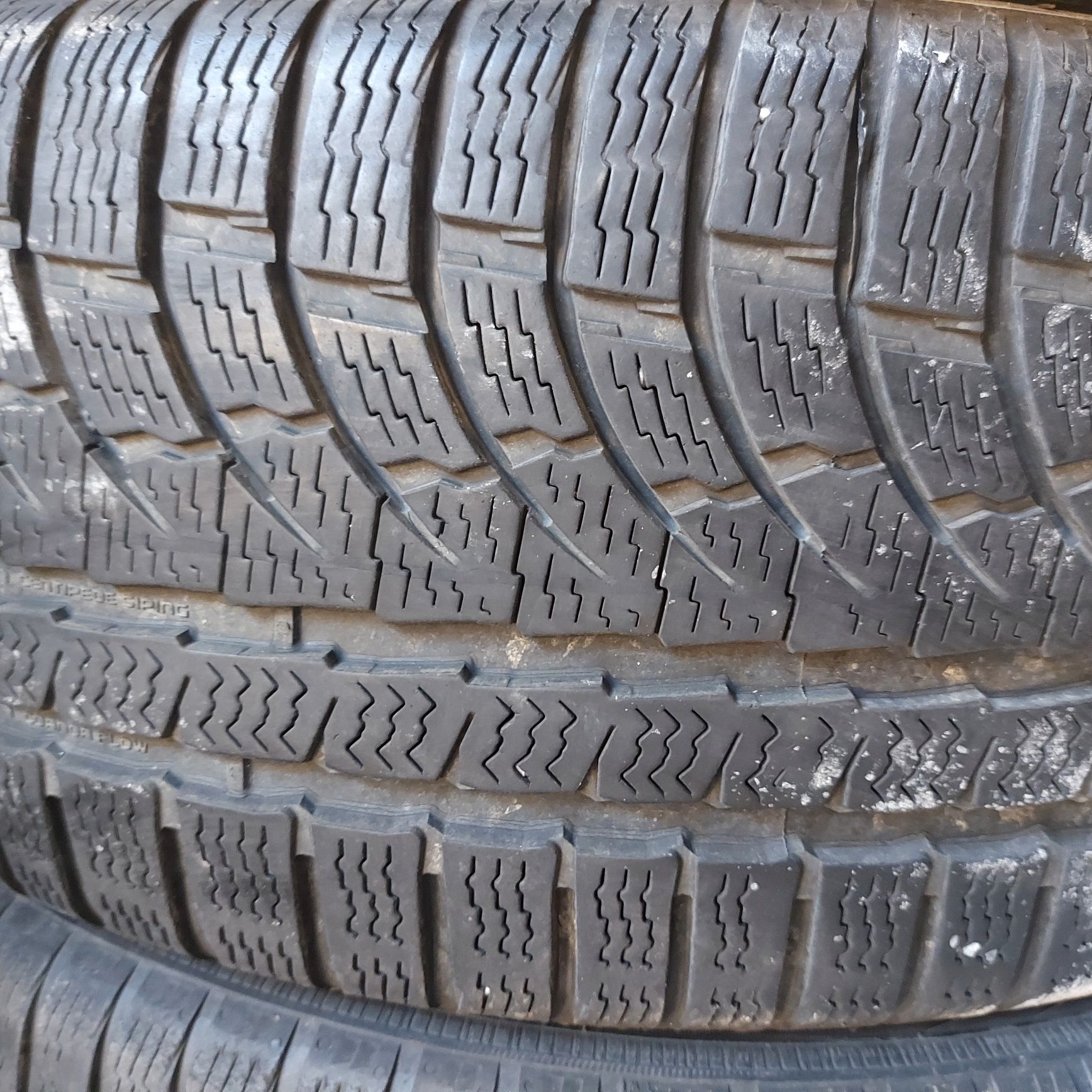 225/45/19"Nokian 4бр.гуми