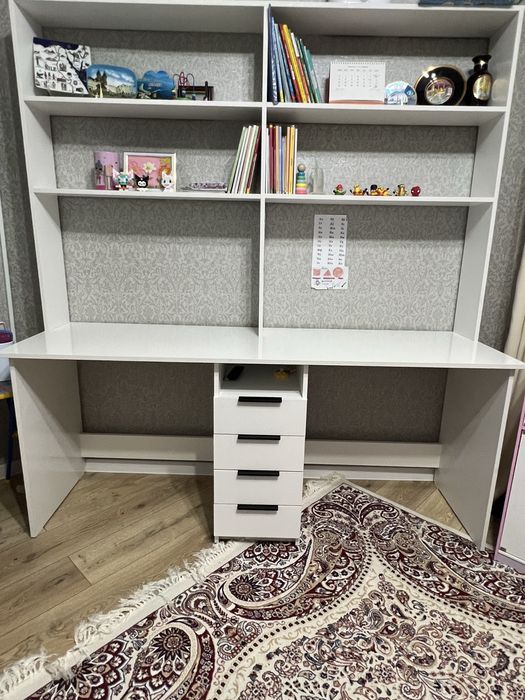 Продам школьный стол