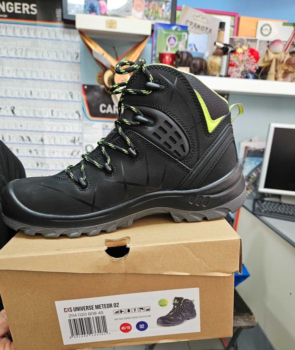 Туристически работни обувки