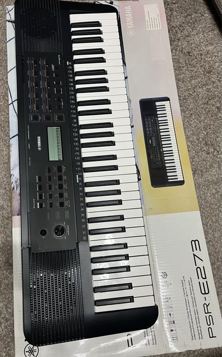 Синтезатор,YAMAHA PSR-E273