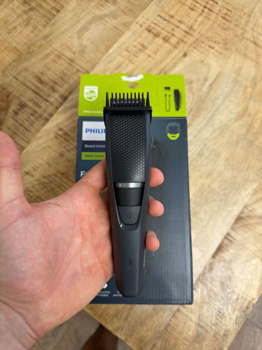 Тример за брада  - PHILIPS 3000 /в гаранция/