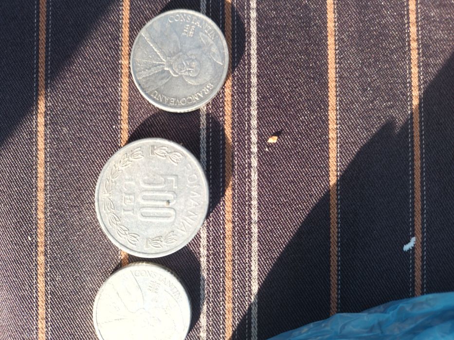 Vând monezi de argint