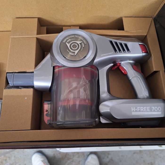 Акумулаторна прахосмукачка Hoover H Free 700 с два броя батерии