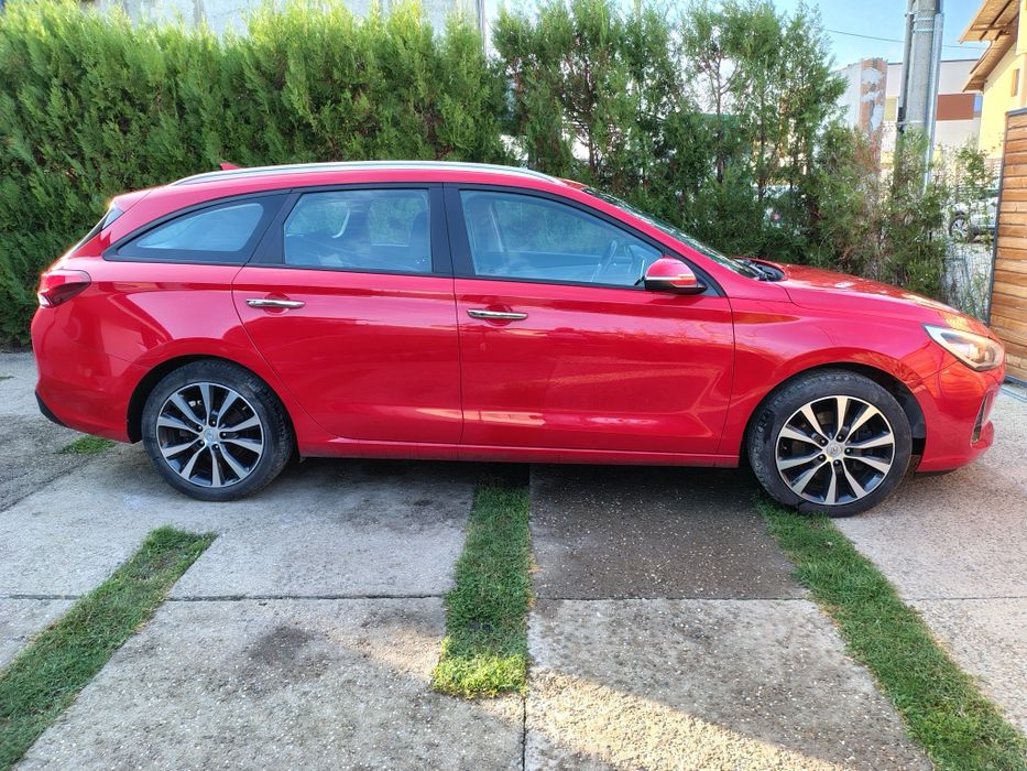 Hyundai i30 1.6 crdi/ full LED/Navi/130.000km