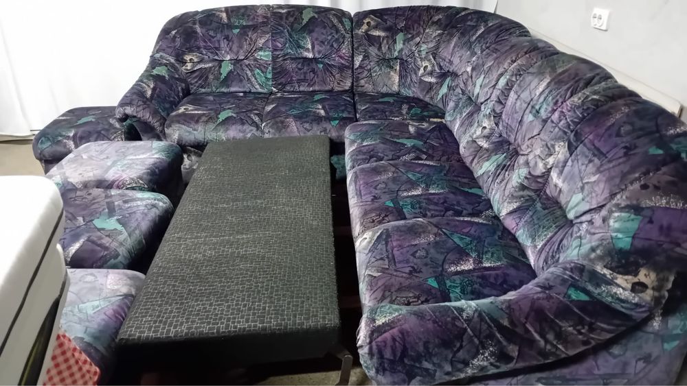 Coltar extensibil cu  4 tabureti