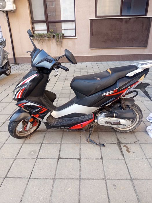 Продавам Скутер Сунсто