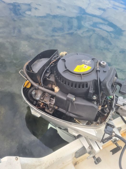 Извън бордов двигател