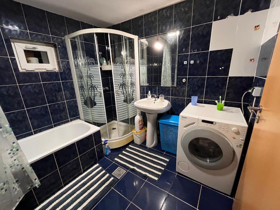 Inchiriez casa in regim hotelier