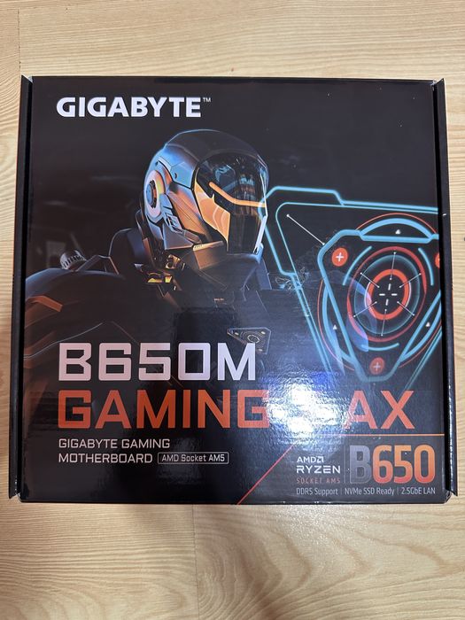 Vând placă de bază GIGABYTE B650M Gaming X AX