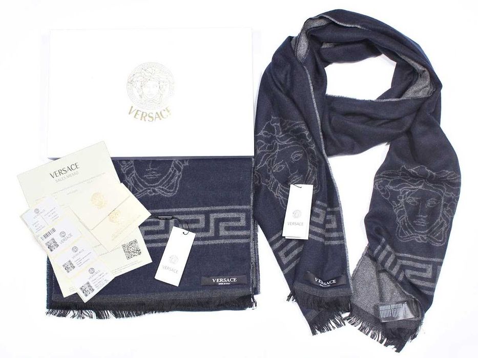 Луксозен подаръчен комплект markovi shalove lux маркови шалове versace