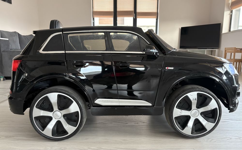 Акумулаторна кола ауди Q7