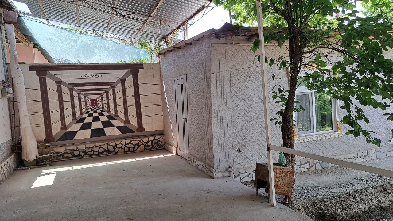 Srochno hovli sotiladi