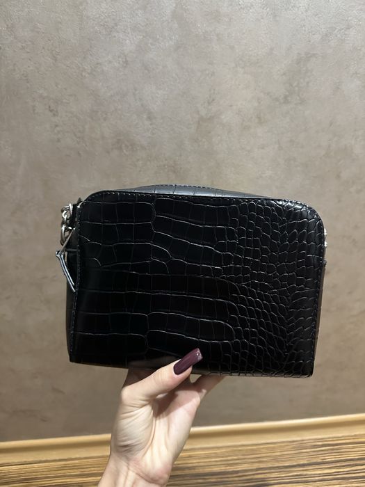 дамска чанта bershka