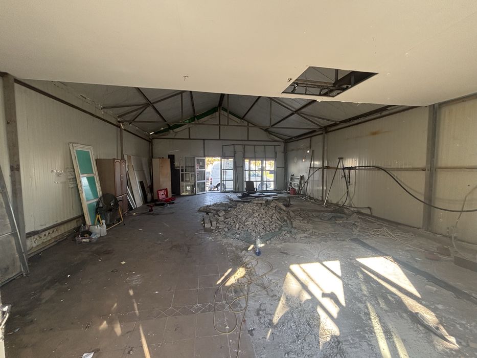 Va ofer un spatiu comercial de 180 mp