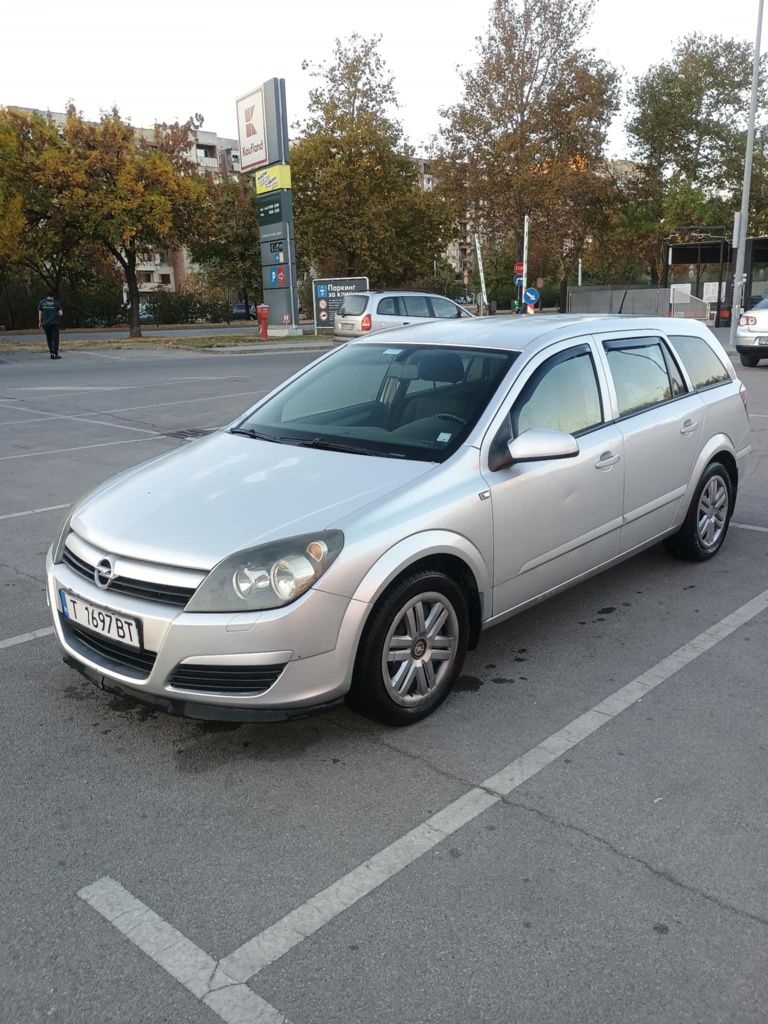 Продавам Opel Astra H