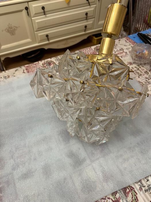 Продам люстру б/у
