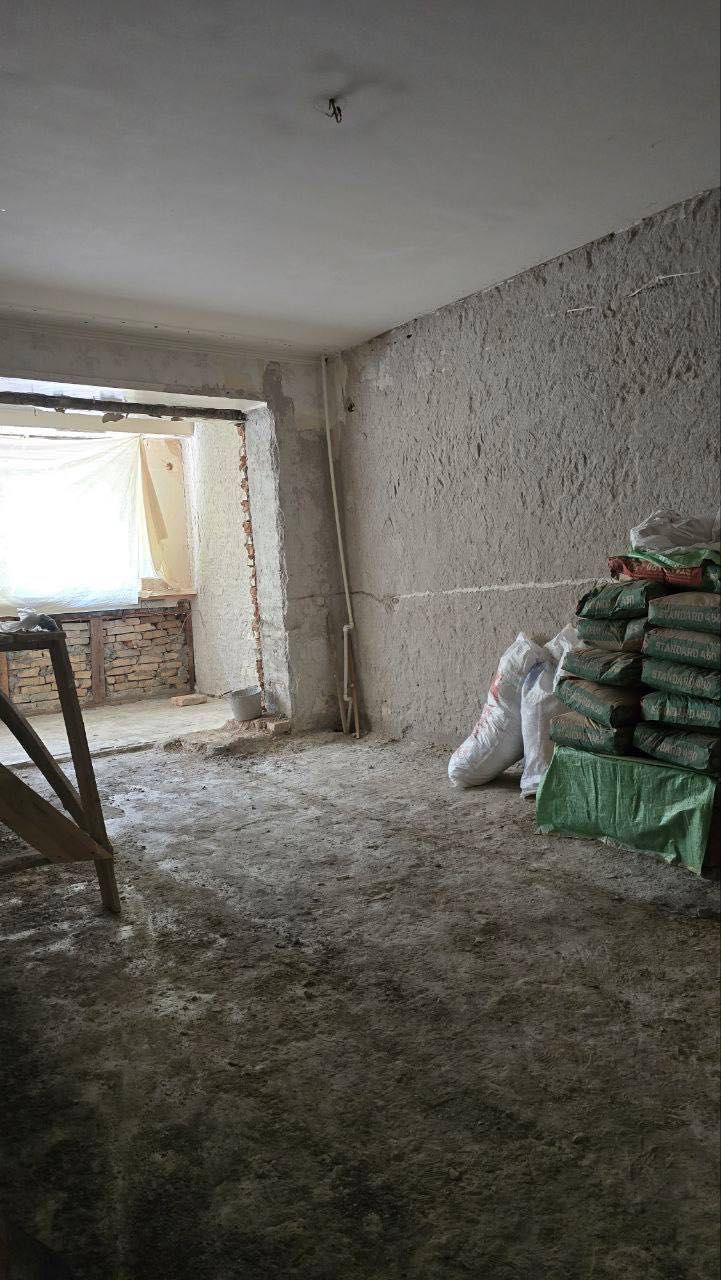 Ганга Продается 3 комнатная коробка м.Гафура Гуляма
