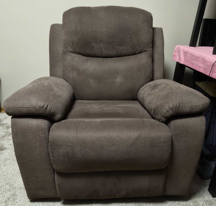 Продавам Фотьойл Бостън с релакс механизъм