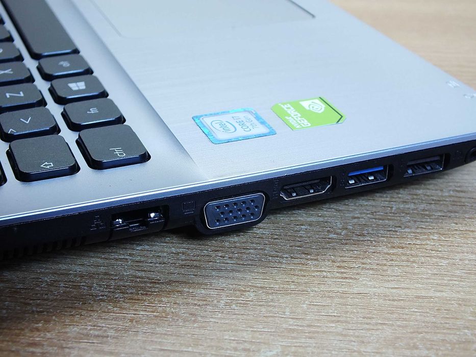 Asus Core i7/ 16 GB RAM / HDD 740 GB