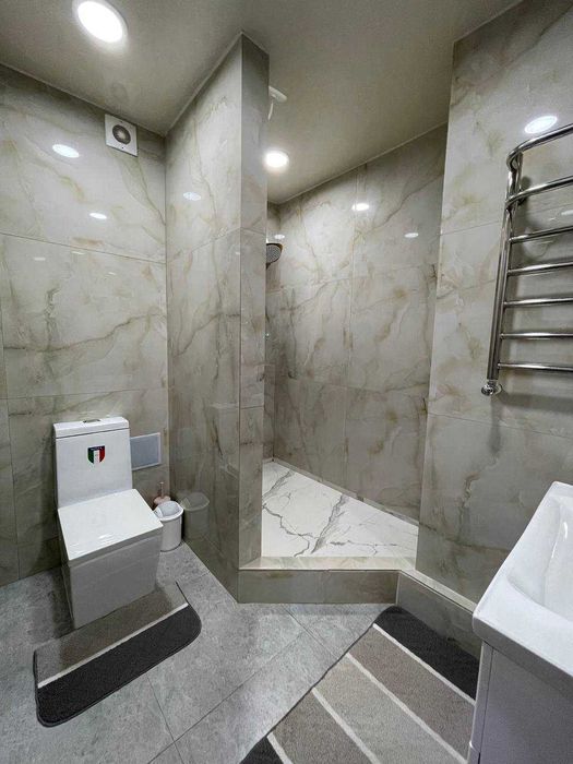 Ц-4 Кафе Бухара 1(2)-комн 4/4 45 м² кирпич 2х6 евроремонт меб/тех