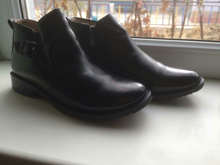 Продается осенние ботинки