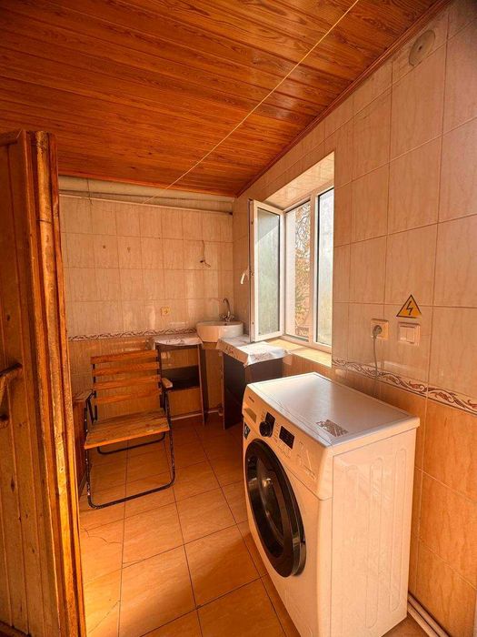 4.6 соток 7 комн , баня, бассейн!