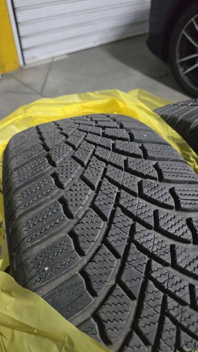 Гуми Bridgestone Blizzak LM500 235/55/19