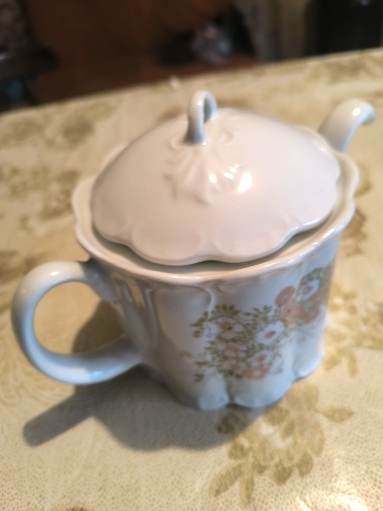 Порцеланов чайник (Нов)