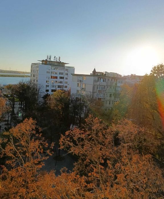 Proprietar închiriez apartament cu 2 camere ~ bloc P ~ în Centru