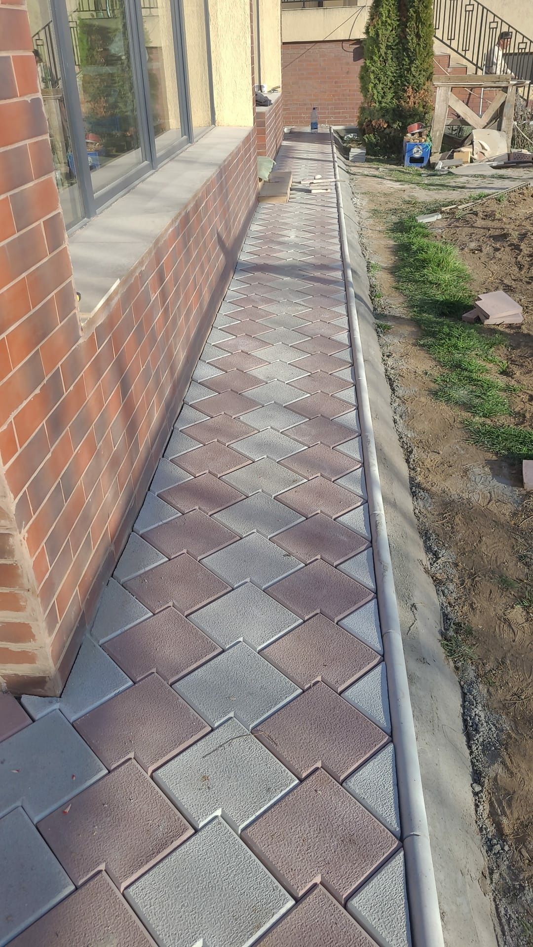Oferim pavaje si pavele diverse modele pentru gradina montaj si transp