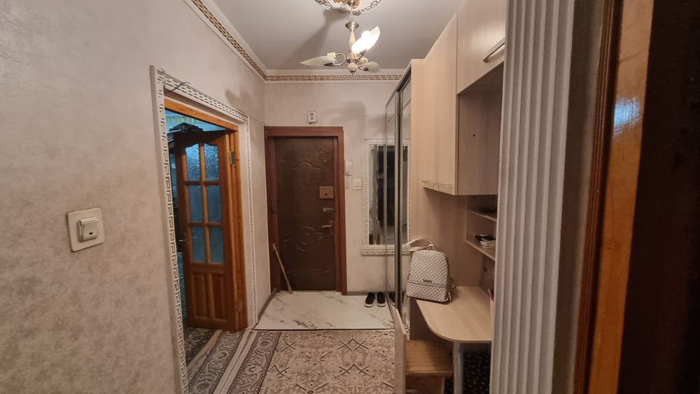 Уй сотилади массив джангох ц15 тел