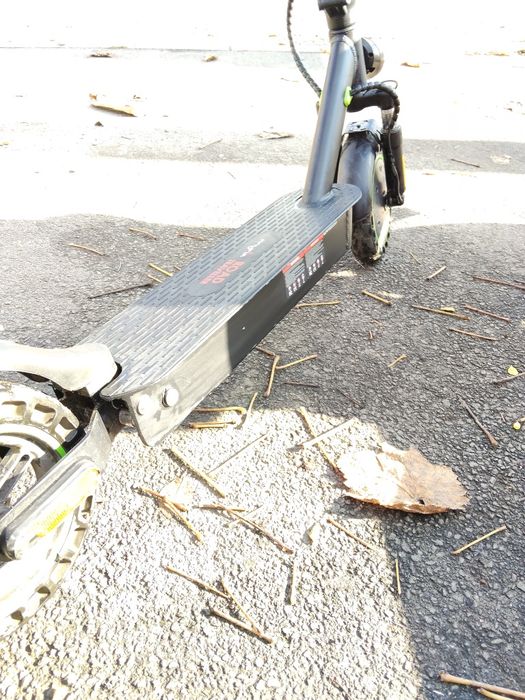 Vând sau schinb trotineta electrica